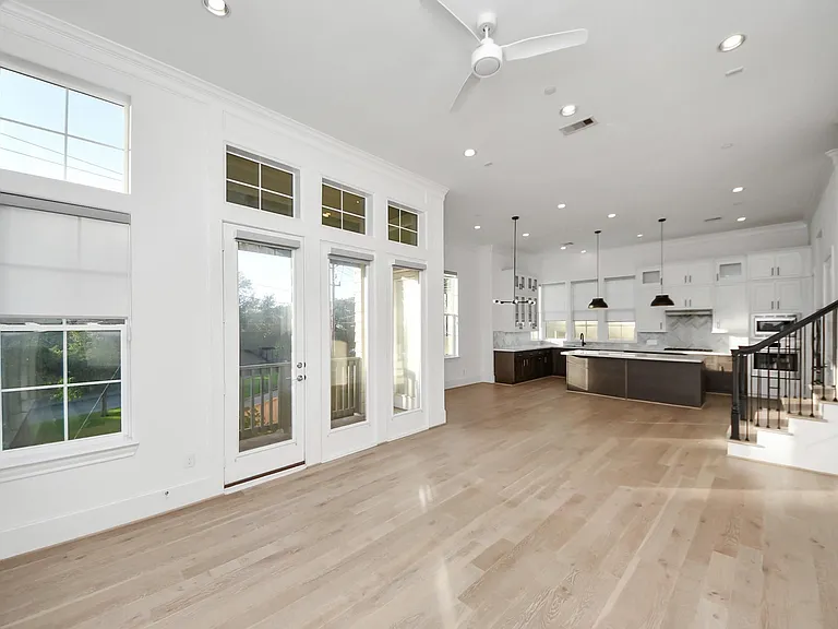 4005 Woodshire Village Est — Photo 13