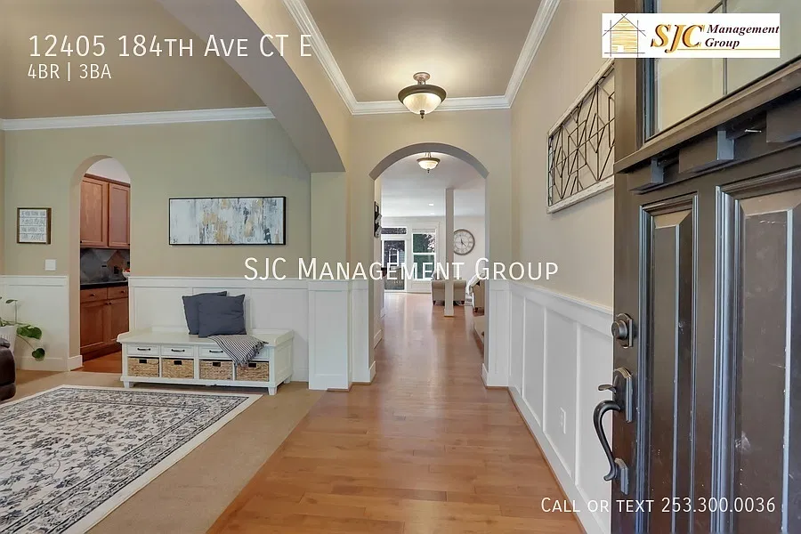 Four Bedroom three bath home for rent in Falling Water Bonney Lake — Photo 3