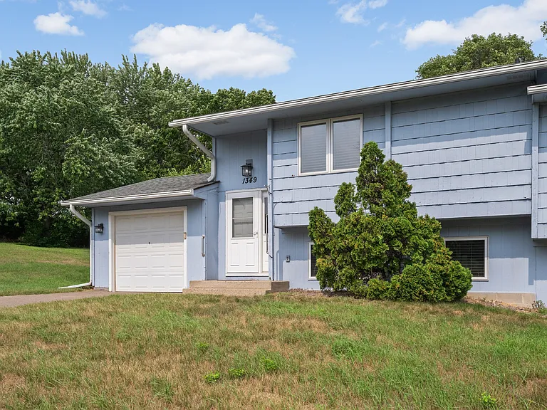 1349 Easter Ln — Photo 2