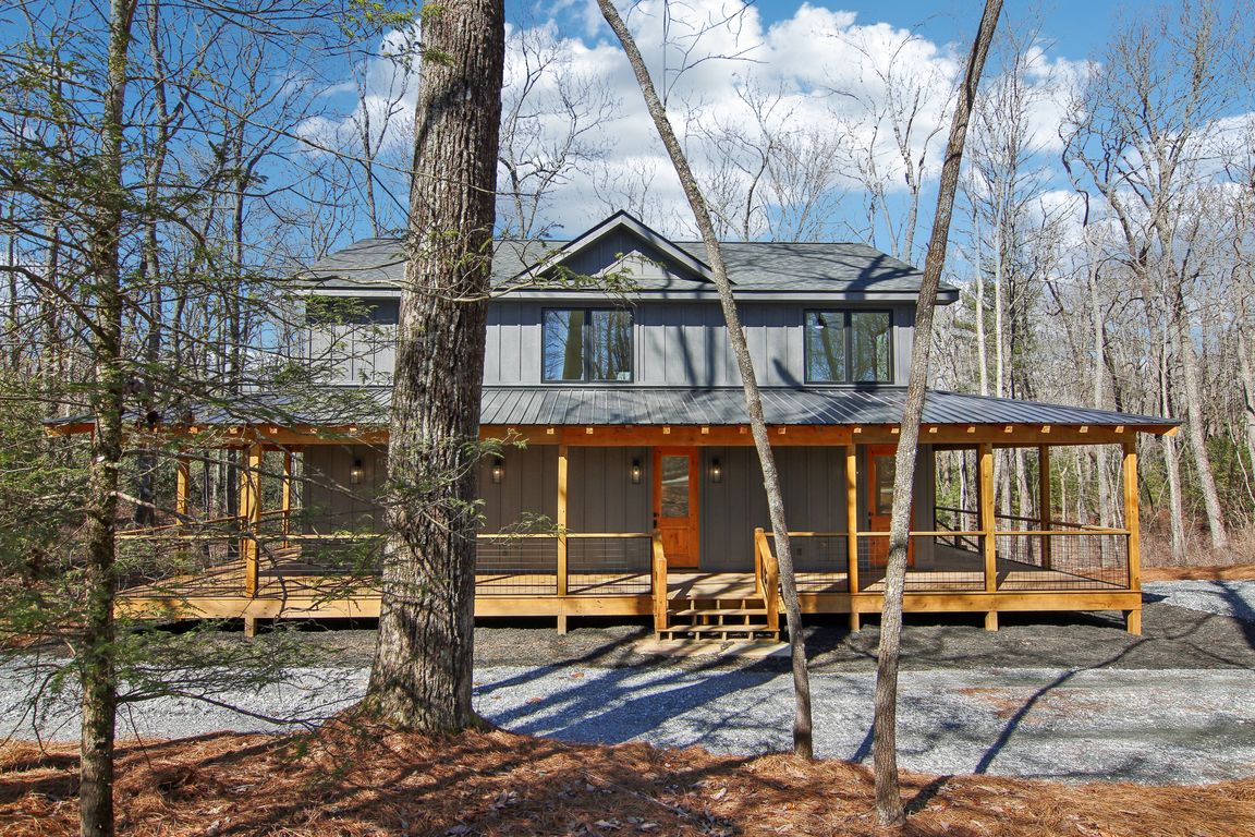 Cherokee Cir-001.jpg