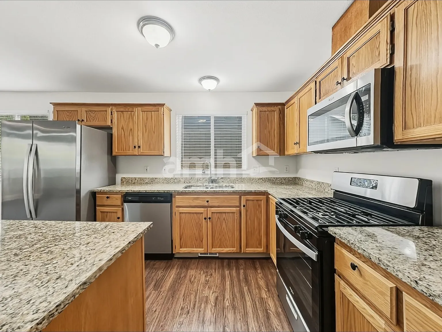 4 bed, 3.0 bath, 2000 sqft, $2,890 — Photo 3