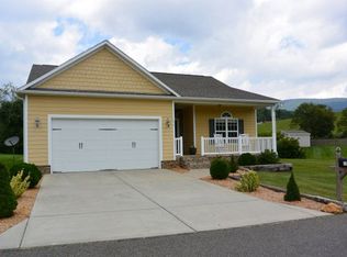 196 W Evergreen St, West Jefferson, NC 28694