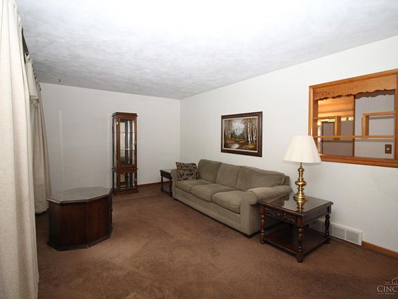 2nd image of 605 Schwartz Dr