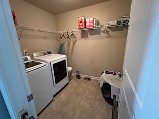 553 Ernestine Fls — Photo 2