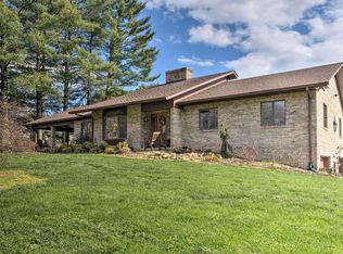 120 Westview Dr, Hendersonville, NC 28791