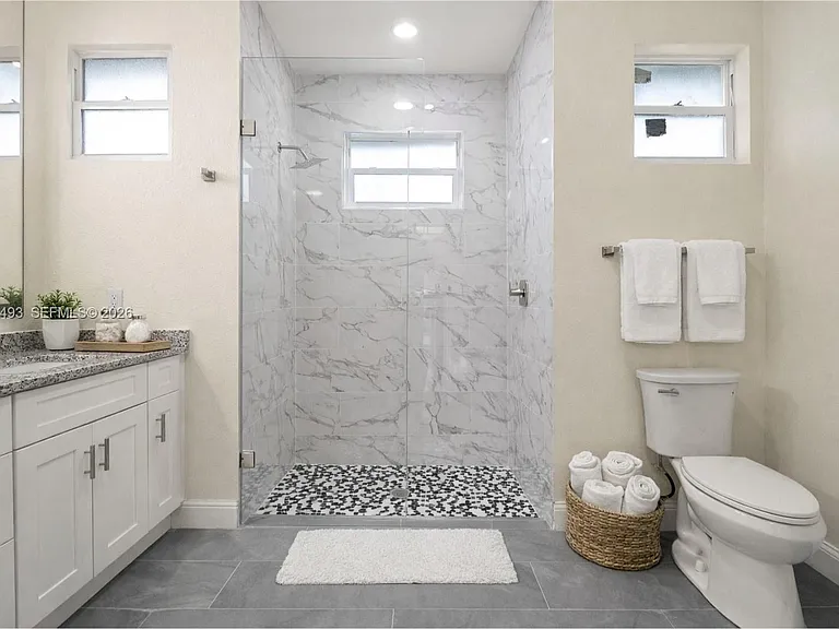 1043 Albert Ave — Photo 28