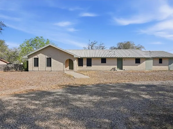 1309 Burleson St, George West, TX 78022