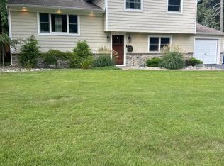 108 Appleblossom Ln, Middletown, NJ 07748