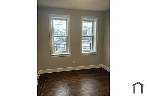 114 Maple St Photo 1