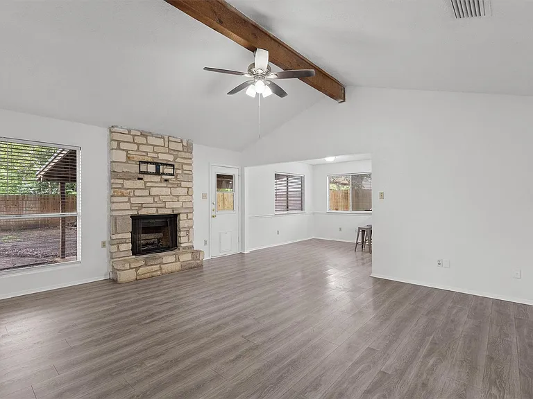 701 Riverwood Dr — Photo 7