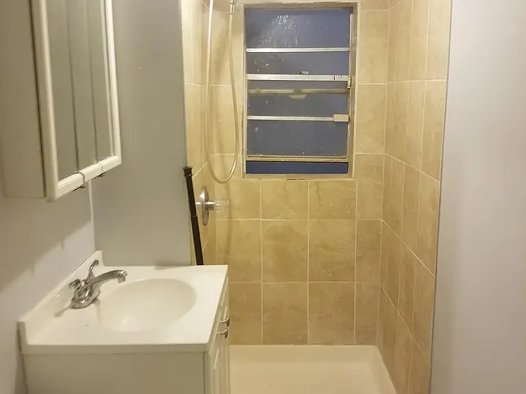 166 Elmwood Ave #5C — Photo 4