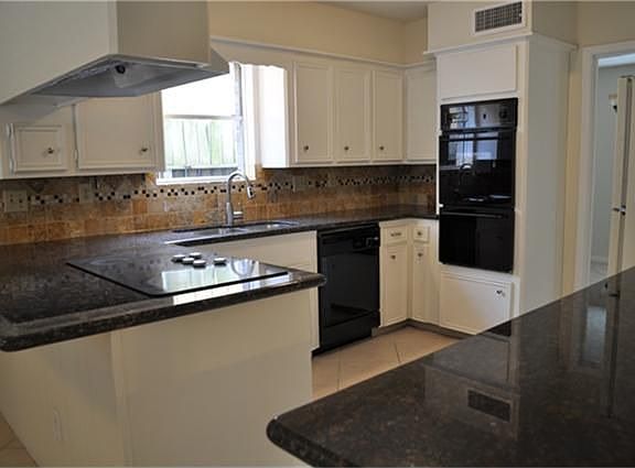 5th image of 12418 Longbrook Dr
