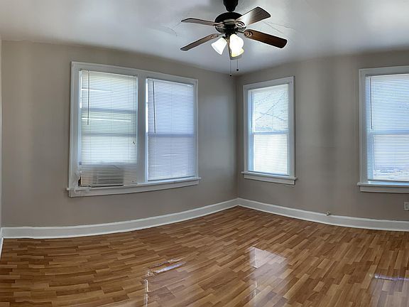 3rd image of 1015 Gidding St #B