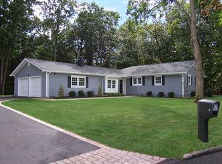 9 Hunters Ct, East Setauket, NY 11733