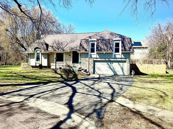 7320 W 102nd St, Overland Park, KS 66212