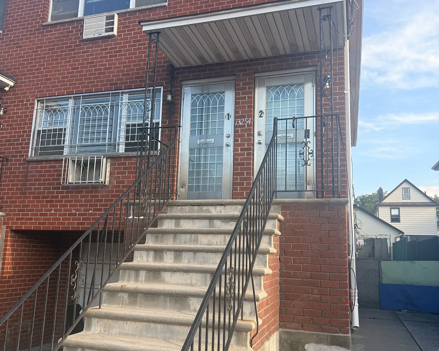 3 bed, 1200 sqft, $3,300 — Photo 1