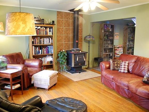 2nd image of 4924 Malden Way