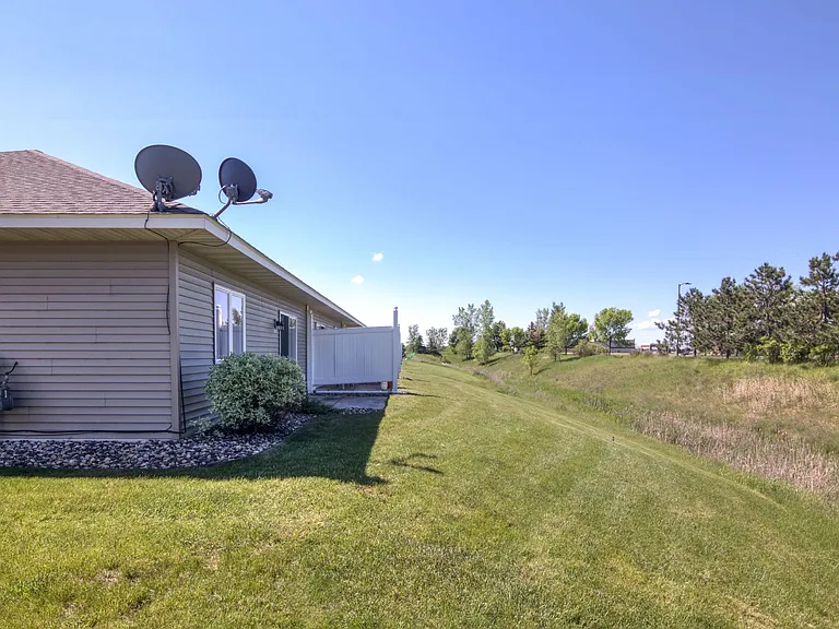 1657B Gunston Dr — Photo 22
