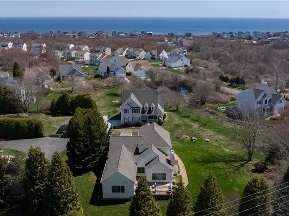 25 Southern View Dr, Narragansett, RI 02882