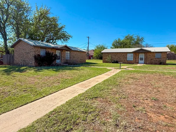 805 Avenue J SE, Childress, TX 79201