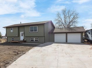 611 Cardinal Dr, Box Elder, SD 57719