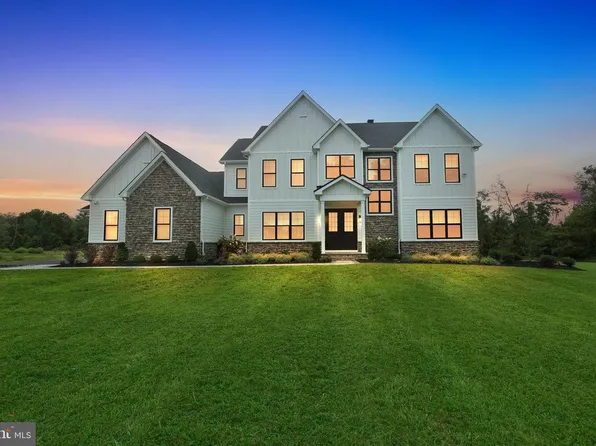 6934 Greene Meadow Ln, New Hope, PA 18938