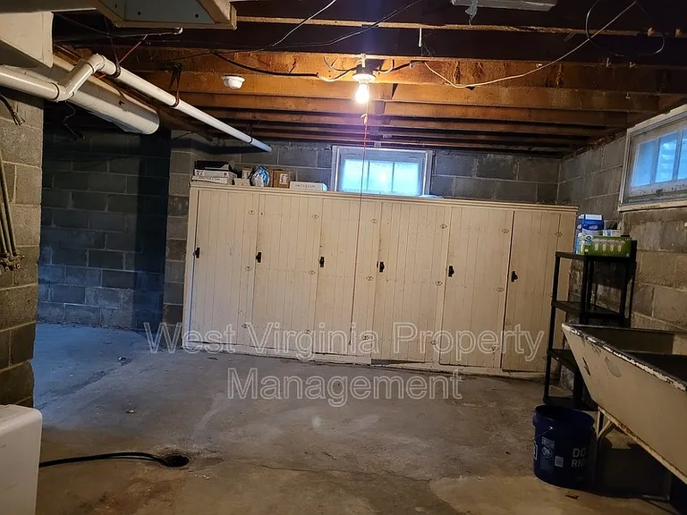 265 Court St — Photo 9
