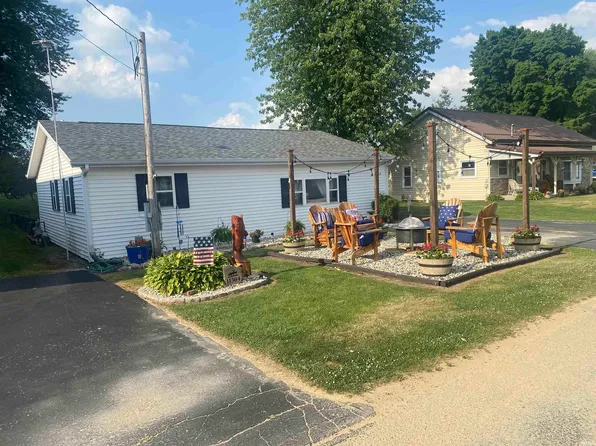 11304 W Lakeshore Dr, Kewanna, IN 46939