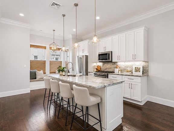 4th image of 25 Brighton St #1