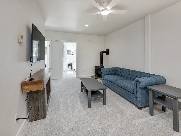 438 S Ella Ave #B — Photo 8