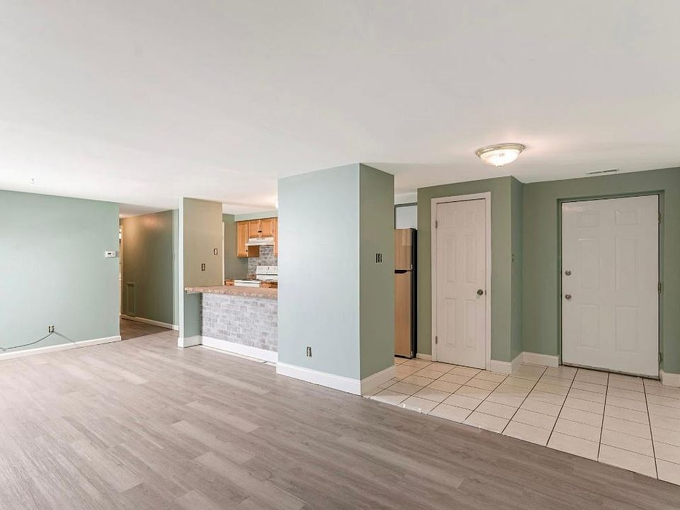 1st image of 87 Sweetfern Ct