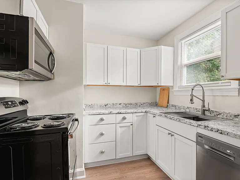 241 Blue Hills Dr #A — Photo 8