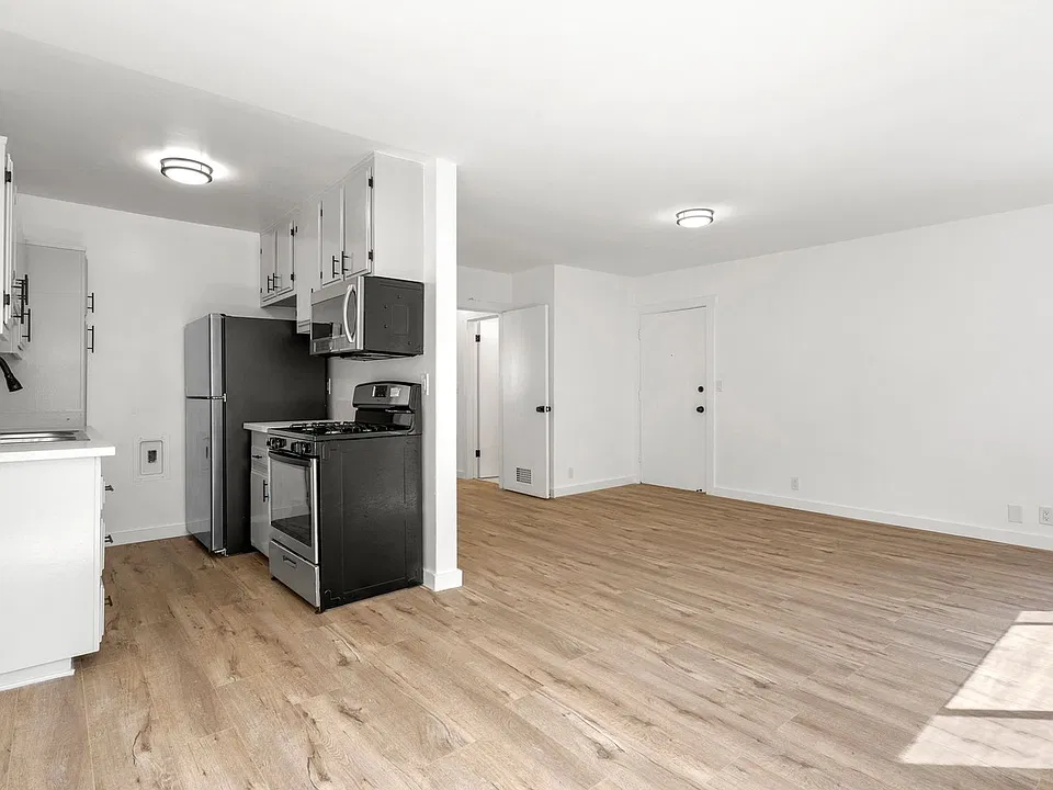 Lexington Ave - 11U (Clement)