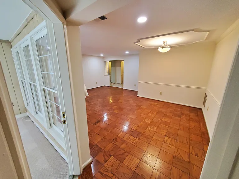 5715 Brewer House Cir #T2 — Photo 12