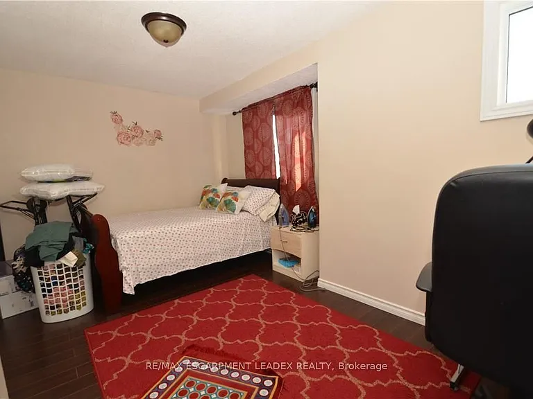 490 Grey St E #23 — Photo 8
