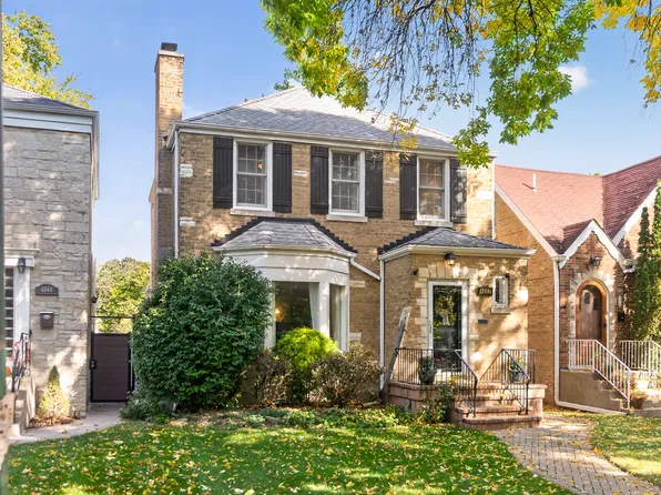 4842 W Balmoral Ave, Chicago, IL 60630