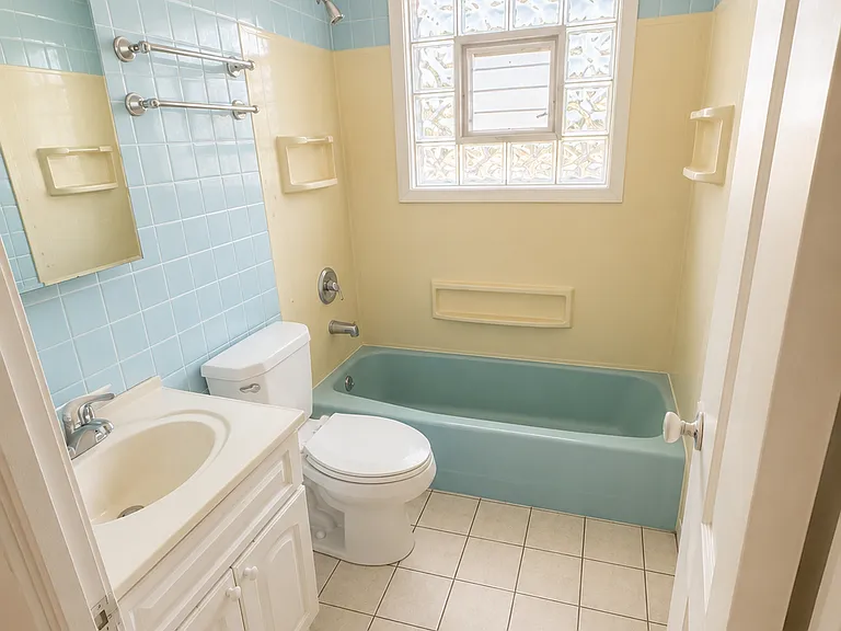 558 Eagle St #2 — Photo 6