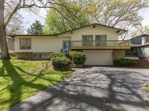 3409 52nd St, Moline, IL 61265