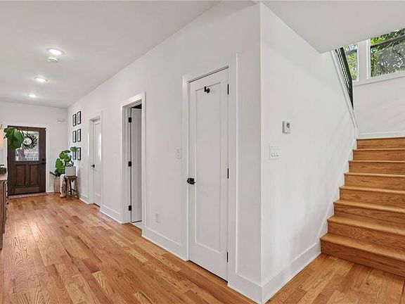 5th image of 1582 Liberty Ave