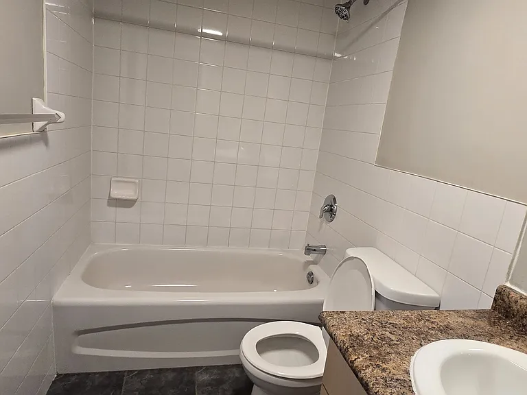 274 Highland Rd E #10 — Photo 11