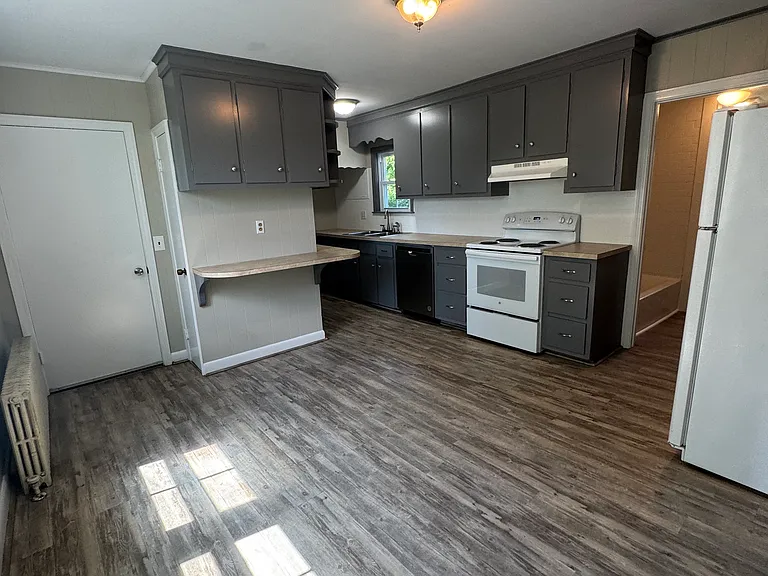 Spacious Kitchen