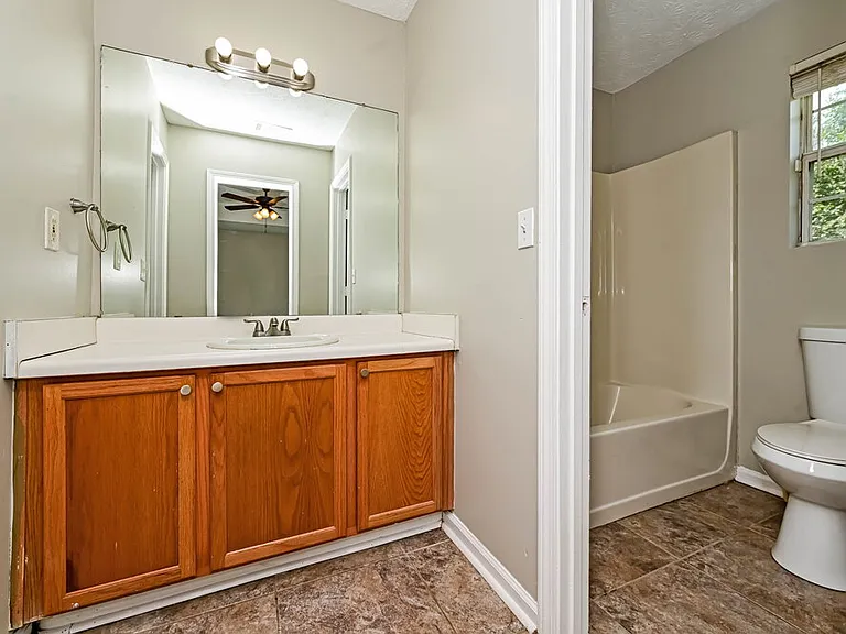 172 Marsh Glen Dr — Photo 14