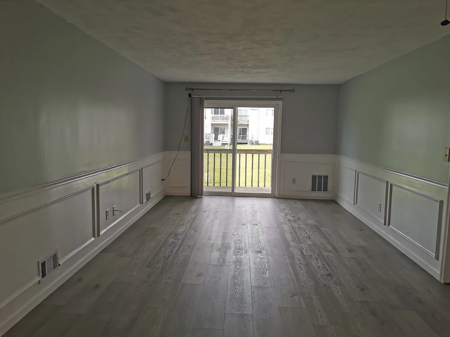 2 bed, 907 sqft, $1,980 — Photo 2