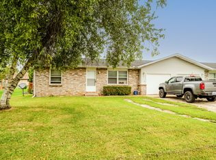 612 Riverside Dr, Watervliet, MI 49098