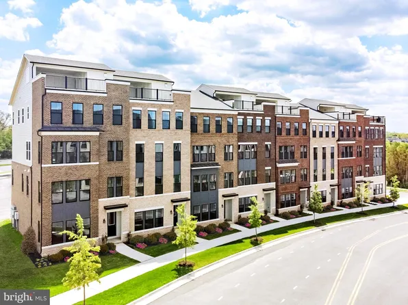 13710 Aviation Pl, Herndon, VA 20171