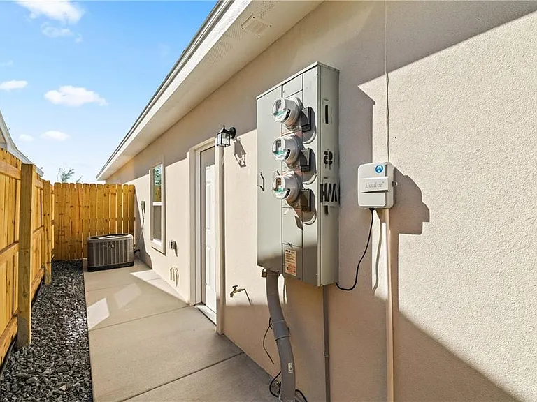 2104 E San Andrea St #4 — Photo 29