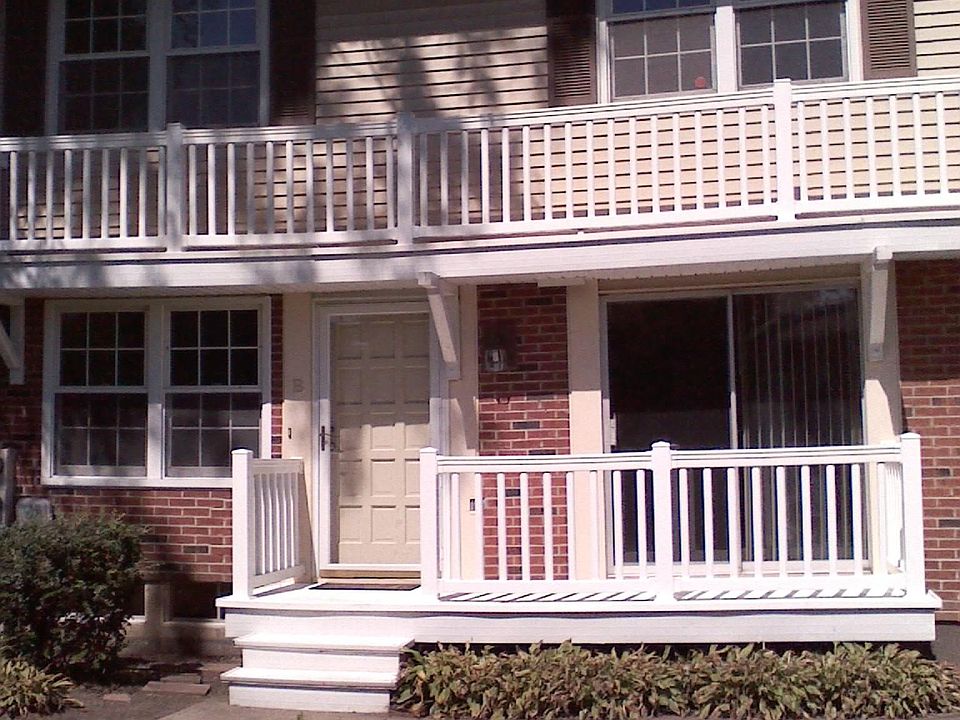 1st image of 214 Dartmouth Ct