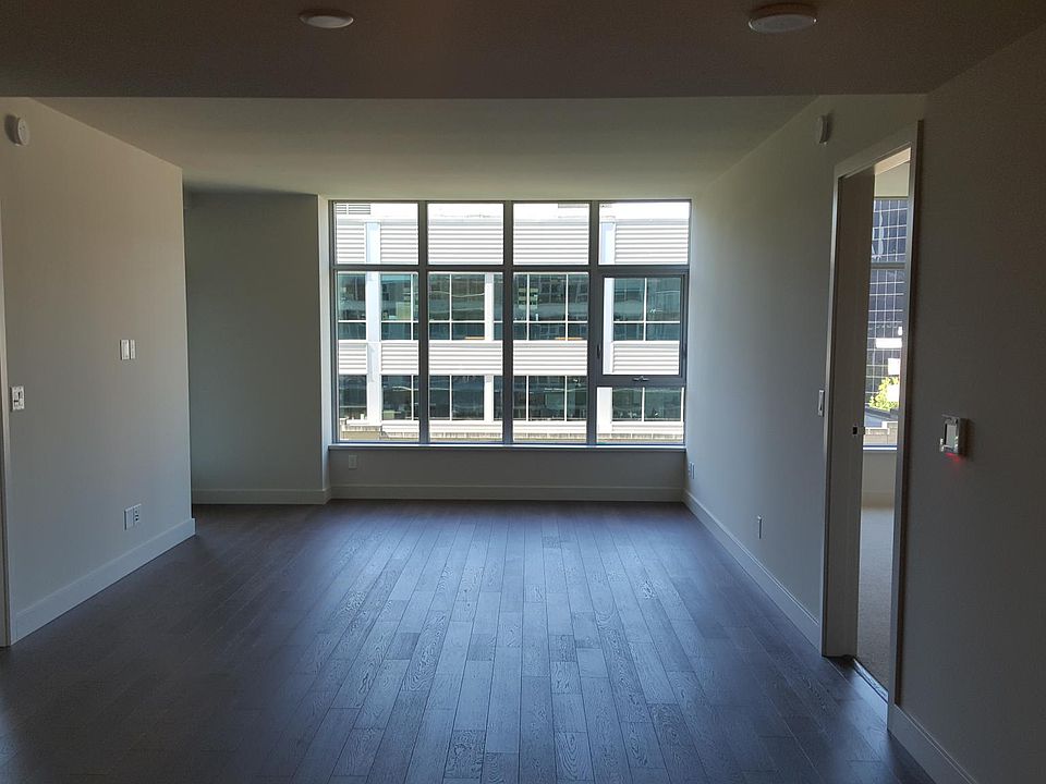 2nd image of 583 Battery St APT 712