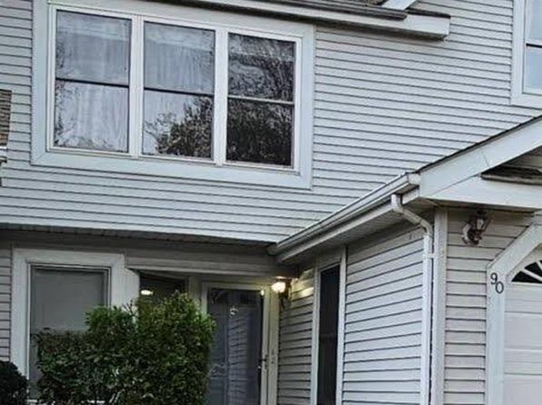 90 Van Liew Ct, East Brunswick, NJ 08816