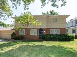 5323 Mission Woods Rd, Mission Woods, KS 66205
